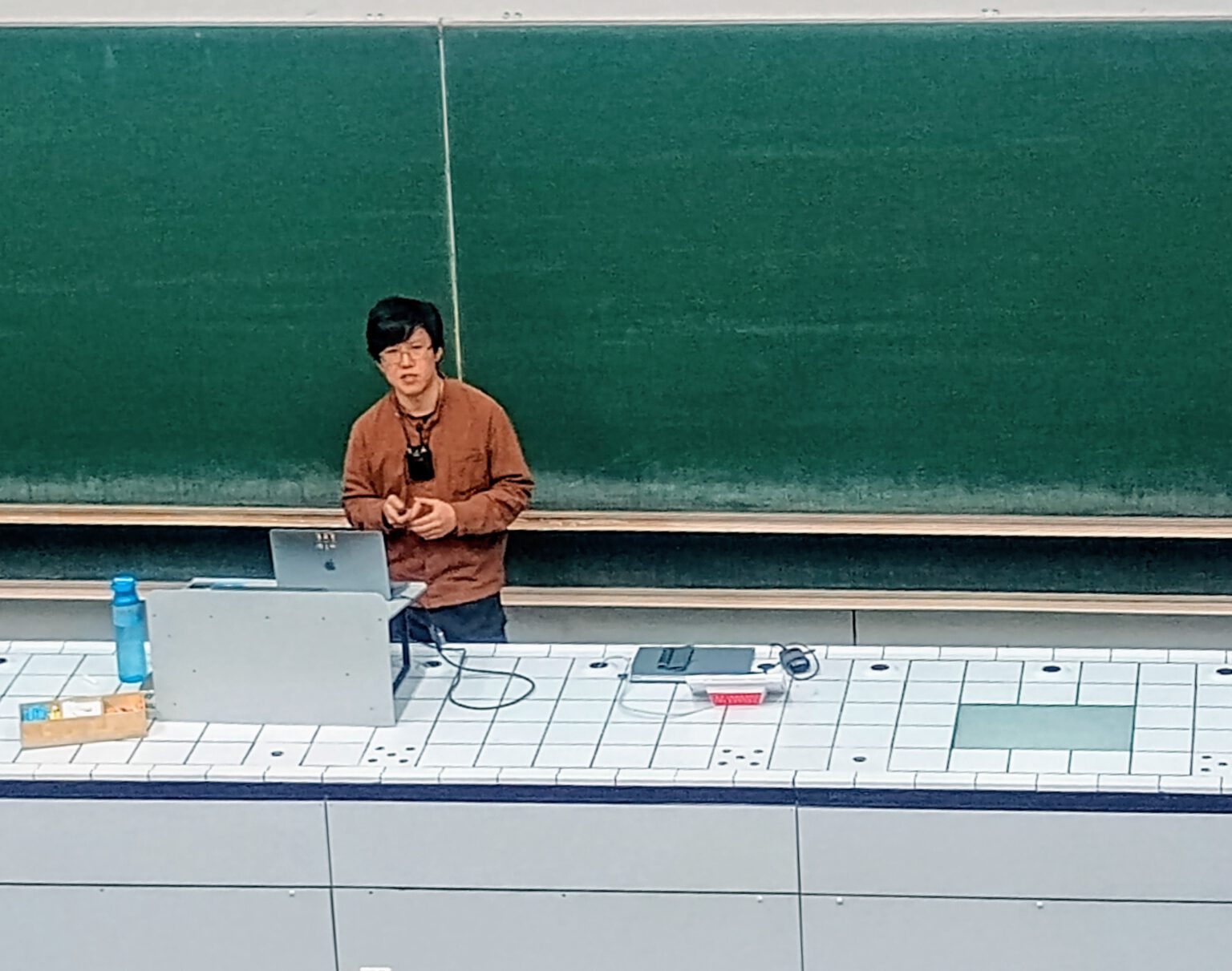 Jun.-Prof. Kenichi Endo during his Inaugural Lecture